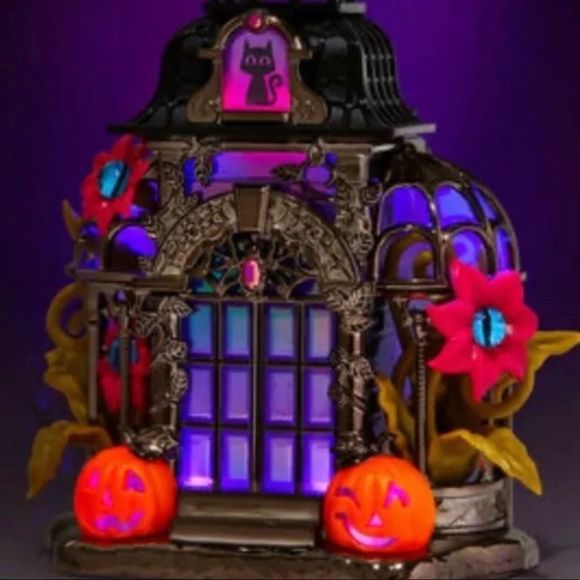 Bath & Body Works Wallflower Plug-In Halloween Haunted House Projector - Picture 9 of 12